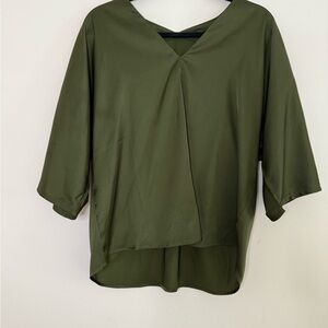 NWOT Banana Republic Dark Green V Neck Blouse Lagenlook Oversized Sleek Medium